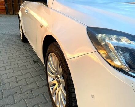 Опель Инсигния 2010 в Черновцах на Automoto.ua Белый Опель Инсигния, объемом двигателя 2 л и пробегом 320 тыс. км за 7600 $, фото 3 на Automoto.ua