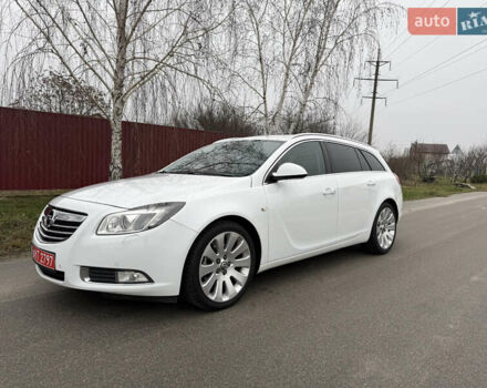 Белый Опель Инсигния, объемом двигателя 1.6 л и пробегом 210 тыс. км за 8000 $, фото 2 на Automoto.ua