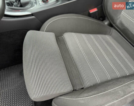 Белый Опель Инсигния, объемом двигателя 1.6 л и пробегом 210 тыс. км за 8000 $, фото 53 на Automoto.ua