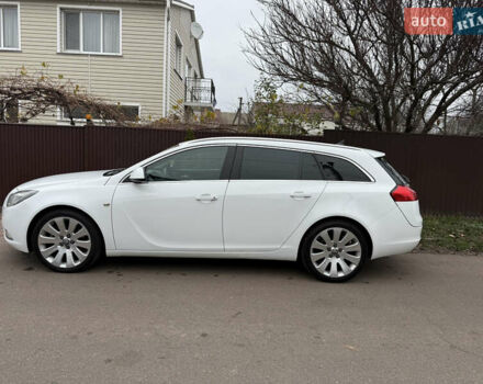 Белый Опель Инсигния, объемом двигателя 1.6 л и пробегом 210 тыс. км за 8300 $, фото 3 на Automoto.ua