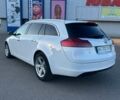 Белый Опель Инсигния, объемом двигателя 1.96 л и пробегом 240 тыс. км за 8500 $, фото 4 на Automoto.ua