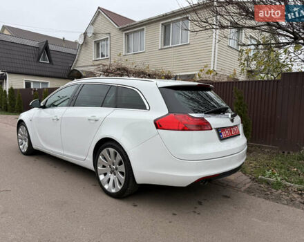 Белый Опель Инсигния, объемом двигателя 1.6 л и пробегом 210 тыс. км за 8300 $, фото 4 на Automoto.ua