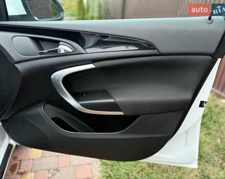 Белый Опель Инсигния, объемом двигателя 1.6 л и пробегом 210 тыс. км за 8300 $, фото 38 на Automoto.ua