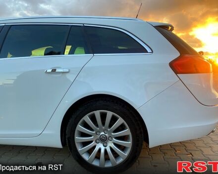 Опель Инсигния 2010 в Черновцах на Automoto.ua Белый Опель Инсигния, объемом двигателя 2 л и пробегом 320 тыс. км за 7600 $, фото 4 на Automoto.ua