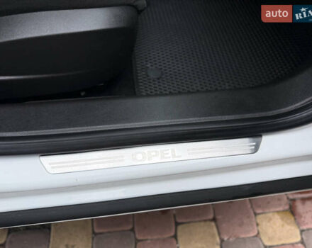 Белый Опель Инсигния, объемом двигателя 1.6 л и пробегом 210 тыс. км за 8300 $, фото 40 на Automoto.ua