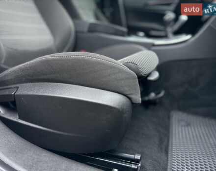 Белый Опель Инсигния, объемом двигателя 1.6 л и пробегом 210 тыс. км за 8300 $, фото 41 на Automoto.ua