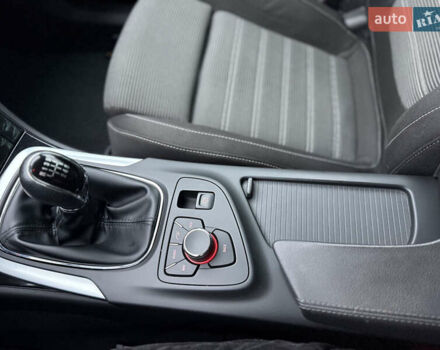 Белый Опель Инсигния, объемом двигателя 1.6 л и пробегом 210 тыс. км за 8300 $, фото 27 на Automoto.ua