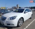 Белый Опель Инсигния, объемом двигателя 2 л и пробегом 315 тыс. км за 7200 $, фото 1 на Automoto.ua