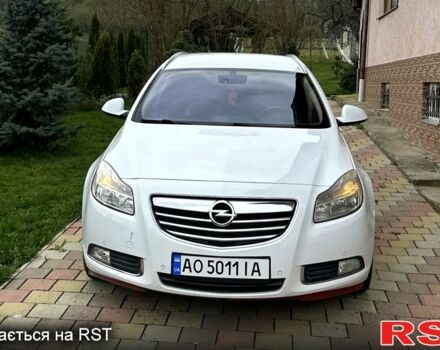 Білий Опель Інсігнія, об'ємом двигуна 2 л та пробігом 167 тис. км за 8500 $, фото 4 на Automoto.ua