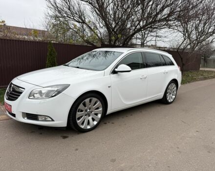 Белый Опель Инсигния, объемом двигателя 1.6 л и пробегом 210 тыс. км за 8300 $, фото 2 на Automoto.ua