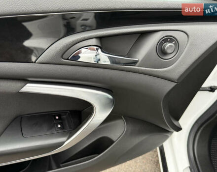 Белый Опель Инсигния, объемом двигателя 1.6 л и пробегом 210 тыс. км за 8000 $, фото 23 на Automoto.ua