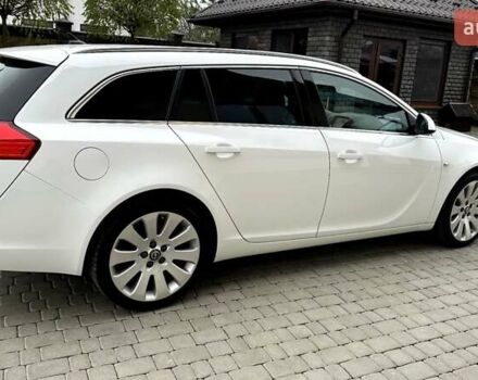 Белый Опель Инсигния, объемом двигателя 1.6 л и пробегом 200 тыс. км за 7770 $, фото 4 на Automoto.ua