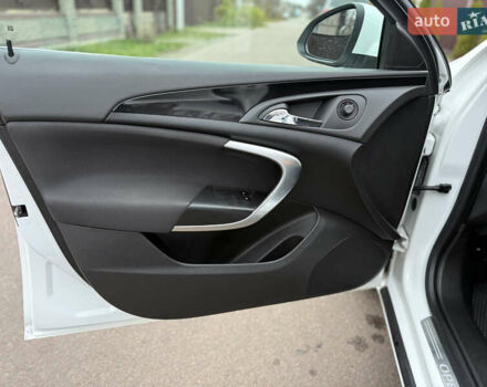 Белый Опель Инсигния, объемом двигателя 1.6 л и пробегом 210 тыс. км за 8300 $, фото 12 на Automoto.ua