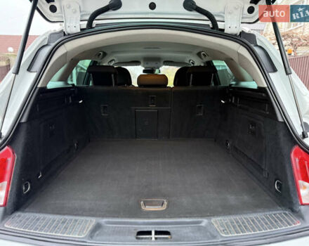 Белый Опель Инсигния, объемом двигателя 1.6 л и пробегом 210 тыс. км за 8300 $, фото 45 на Automoto.ua