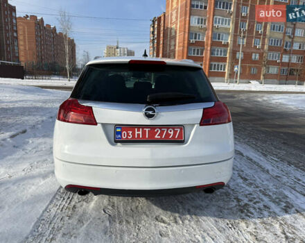Белый Опель Инсигния, объемом двигателя 1.6 л и пробегом 210 тыс. км за 8000 $, фото 4 на Automoto.ua
