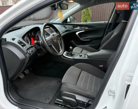 Белый Опель Инсигния, объемом двигателя 1.6 л и пробегом 210 тыс. км за 8300 $, фото 11 на Automoto.ua