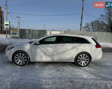 Белый Опель Инсигния, объемом двигателя 1.6 л и пробегом 210 тыс. км за 8000 $, фото 2 на Automoto.ua