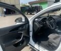 Опель Инсигния 2010 в Броварах на Automoto.ua Белый Опель Инсигния, объемом двигателя 2 л и пробегом 310 тыс. км за 7700 $, фото 4 на Automoto.ua