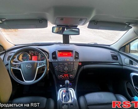 Опель Инсигния 2010 в Черновцах на Automoto.ua Белый Опель Инсигния, объемом двигателя 2 л и пробегом 320 тыс. км за 7600 $, фото 7 на Automoto.ua