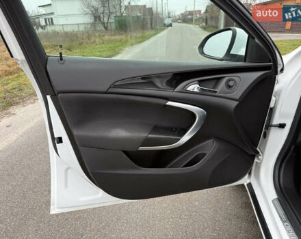 Белый Опель Инсигния, объемом двигателя 1.6 л и пробегом 210 тыс. км за 8000 $, фото 22 на Automoto.ua