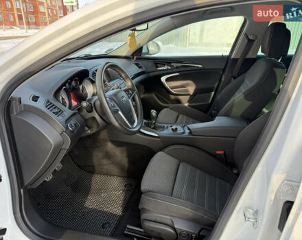 Белый Опель Инсигния, объемом двигателя 1.6 л и пробегом 210 тыс. км за 8000 $, фото 9 на Automoto.ua