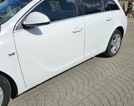 Белый Опель Инсигния, объемом двигателя 1.96 л и пробегом 176 тыс. км за 8200 $, фото 4 на Automoto.ua