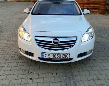 Опель Инсигния 2010 в Черновцах на Automoto.ua Белый Опель Инсигния, объемом двигателя 2 л и пробегом 320 тыс. км за 7600 $, фото 1 на Automoto.ua