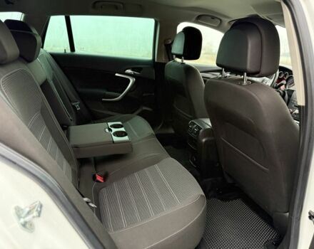 Білий Опель Інсігнія, об'ємом двигуна 1.6 л та пробігом 210 тис. км за 8000 $, фото 18 на Automoto.ua