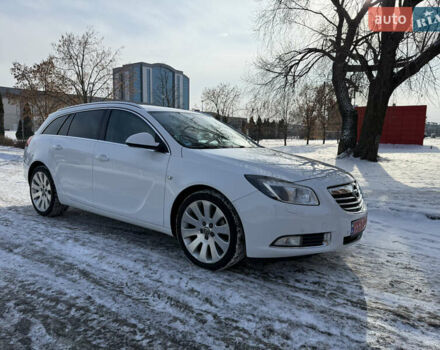 Белый Опель Инсигния, объемом двигателя 1.6 л и пробегом 210 тыс. км за 8000 $, фото 7 на Automoto.ua