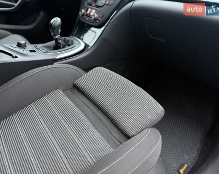 Белый Опель Инсигния, объемом двигателя 1.6 л и пробегом 210 тыс. км за 8300 $, фото 39 на Automoto.ua