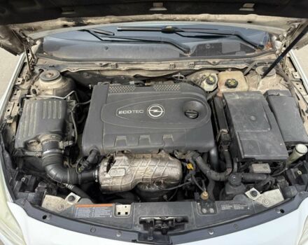 Белый Опель Инсигния, объемом двигателя 2 л и пробегом 318 тыс. км за 6999 $, фото 10 на Automoto.ua