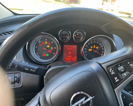 Білий Опель Інсігнія, об'ємом двигуна 1.96 л та пробігом 265 тис. км за 6100 $, фото 5 на Automoto.ua