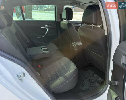 Белый Опель Инсигния, объемом двигателя 1.6 л и пробегом 210 тыс. км за 8000 $, фото 41 на Automoto.ua