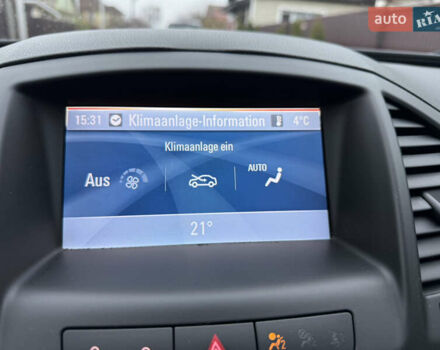 Белый Опель Инсигния, объемом двигателя 1.6 л и пробегом 210 тыс. км за 8300 $, фото 29 на Automoto.ua