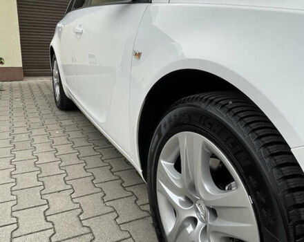 Белый Опель Инсигния, объемом двигателя 1.96 л и пробегом 260 тыс. км за 7700 $, фото 11 на Automoto.ua