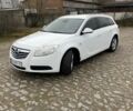 Белый Опель Инсигния, объемом двигателя 2 л и пробегом 222 тыс. км за 8200 $, фото 1 на Automoto.ua