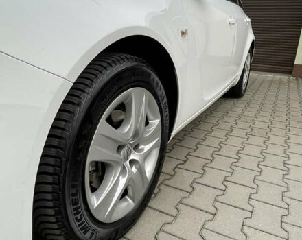 Белый Опель Инсигния, объемом двигателя 1.96 л и пробегом 262 тыс. км за 7500 $, фото 11 на Automoto.ua