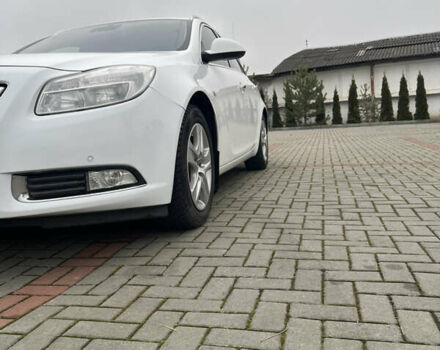 Белый Опель Инсигния, объемом двигателя 1.96 л и пробегом 323 тыс. км за 7300 $, фото 2 на Automoto.ua