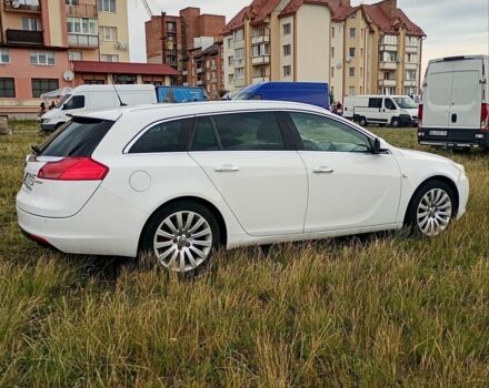 Белый Опель Инсигния, объемом двигателя 2 л и пробегом 245 тыс. км за 6800 $, фото 6 на Automoto.ua