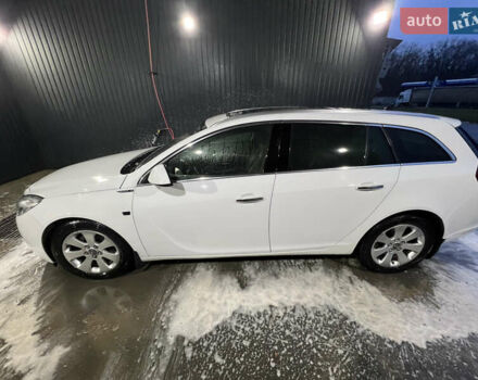 Белый Опель Инсигния, объемом двигателя 2 л и пробегом 263 тыс. км за 7599 $, фото 5 на Automoto.ua