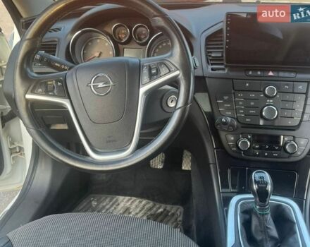 Белый Опель Инсигния, объемом двигателя 1.96 л и пробегом 290 тыс. км за 7999 $, фото 6 на Automoto.ua