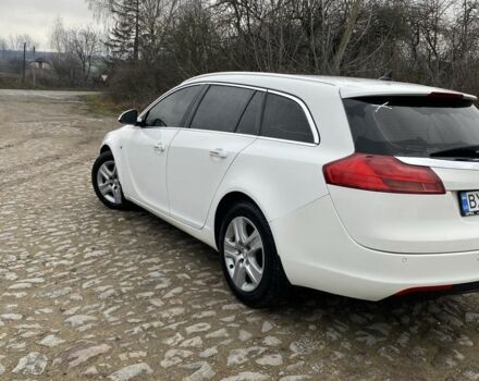 Белый Опель Инсигния, объемом двигателя 2 л и пробегом 222 тыс. км за 8200 $, фото 4 на Automoto.ua
