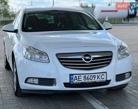 Білий Опель Інсігнія, об'ємом двигуна 2 л та пробігом 290 тис. км за 7900 $, фото 4 на Automoto.ua