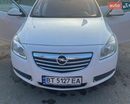 Белый Опель Инсигния, объемом двигателя 1.96 л и пробегом 290 тыс. км за 7999 $, фото 1 на Automoto.ua