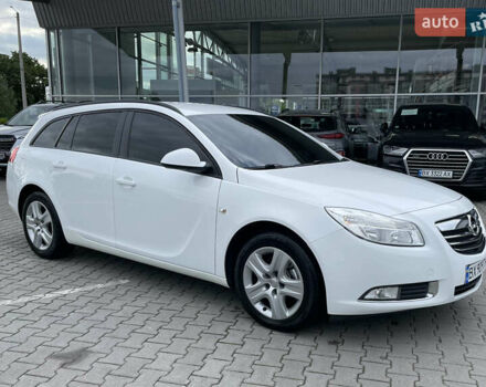 Білий Опель Інсігнія, об'ємом двигуна 1.96 л та пробігом 255 тис. км за 7900 $, фото 4 на Automoto.ua