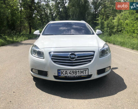 Белый Опель Инсигния, объемом двигателя 2 л и пробегом 219 тыс. км за 7950 $, фото 1 на Automoto.ua