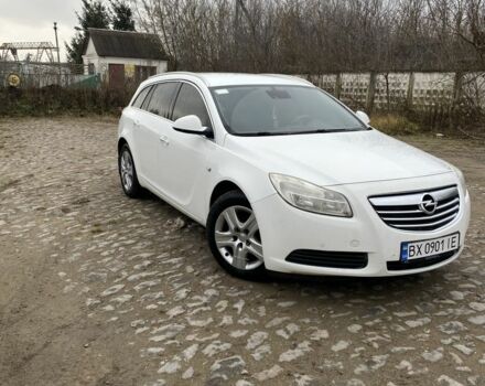Белый Опель Инсигния, объемом двигателя 2 л и пробегом 222 тыс. км за 8200 $, фото 1 на Automoto.ua