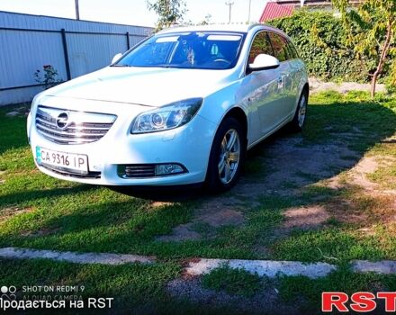 Белый Опель Инсигния, объемом двигателя 2 л и пробегом 200 тыс. км за 8299 $, фото 5 на Automoto.ua