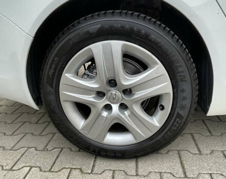 Белый Опель Инсигния, объемом двигателя 1.96 л и пробегом 260 тыс. км за 7700 $, фото 15 на Automoto.ua