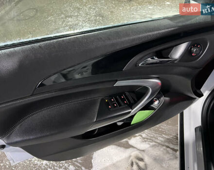 Белый Опель Инсигния, объемом двигателя 2 л и пробегом 263 тыс. км за 7599 $, фото 13 на Automoto.ua